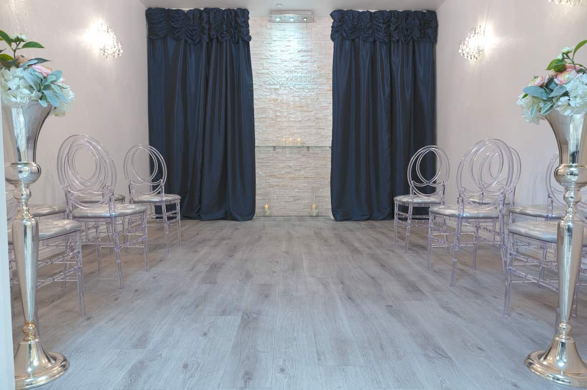 intimate wedding chapel