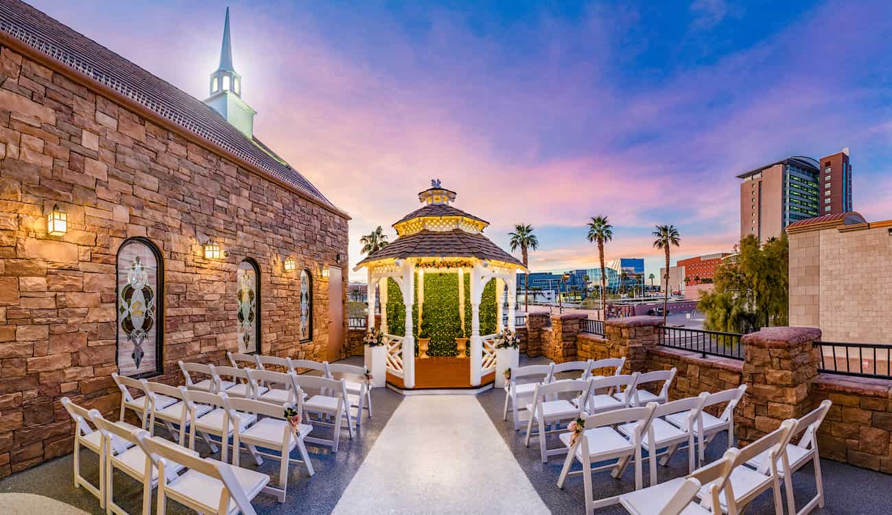 Las Vegas chapels - outdoor gazebo wedding