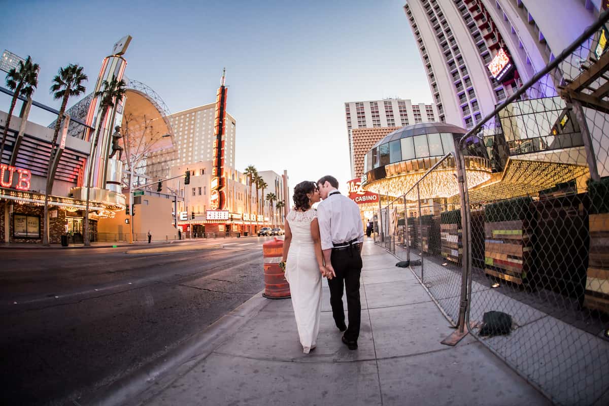 Newlyweds on their Vegas weddings photoshoot