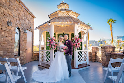A dreamy outdoor marriage in Las Vegas
