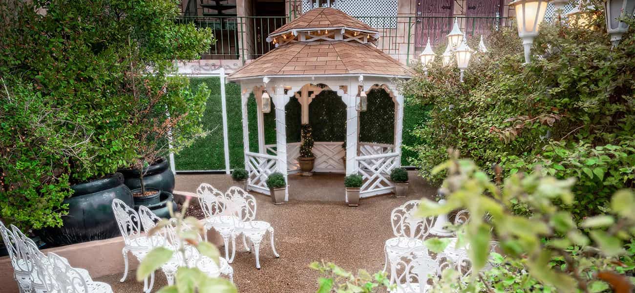 The Boulevard Gazebo - Las Vegas wedding chapel on the strip