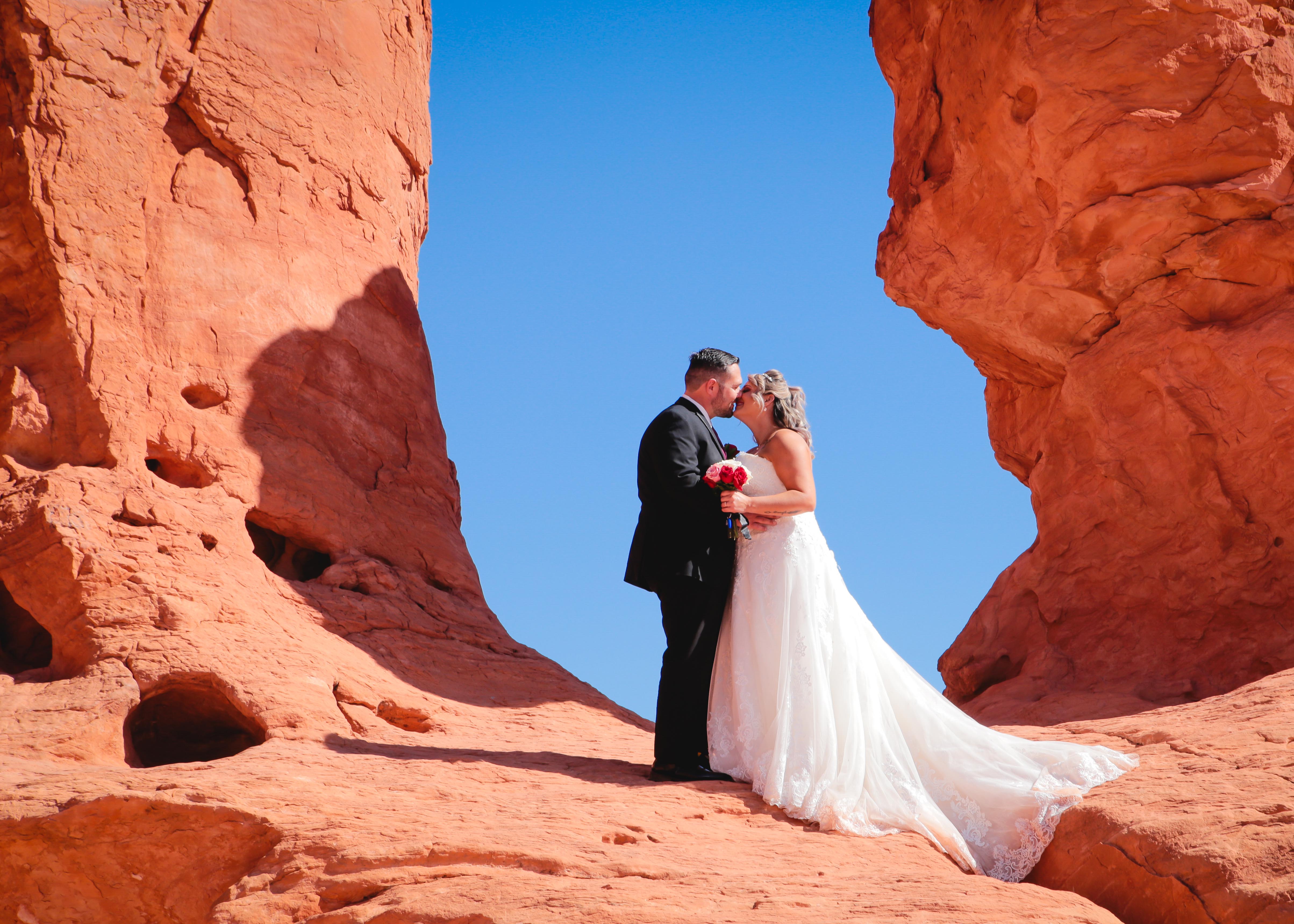 Valley of fire wedding packages | Honestweddingadvice.com Valley of fire wedding packages | Honestweddingadvice.com